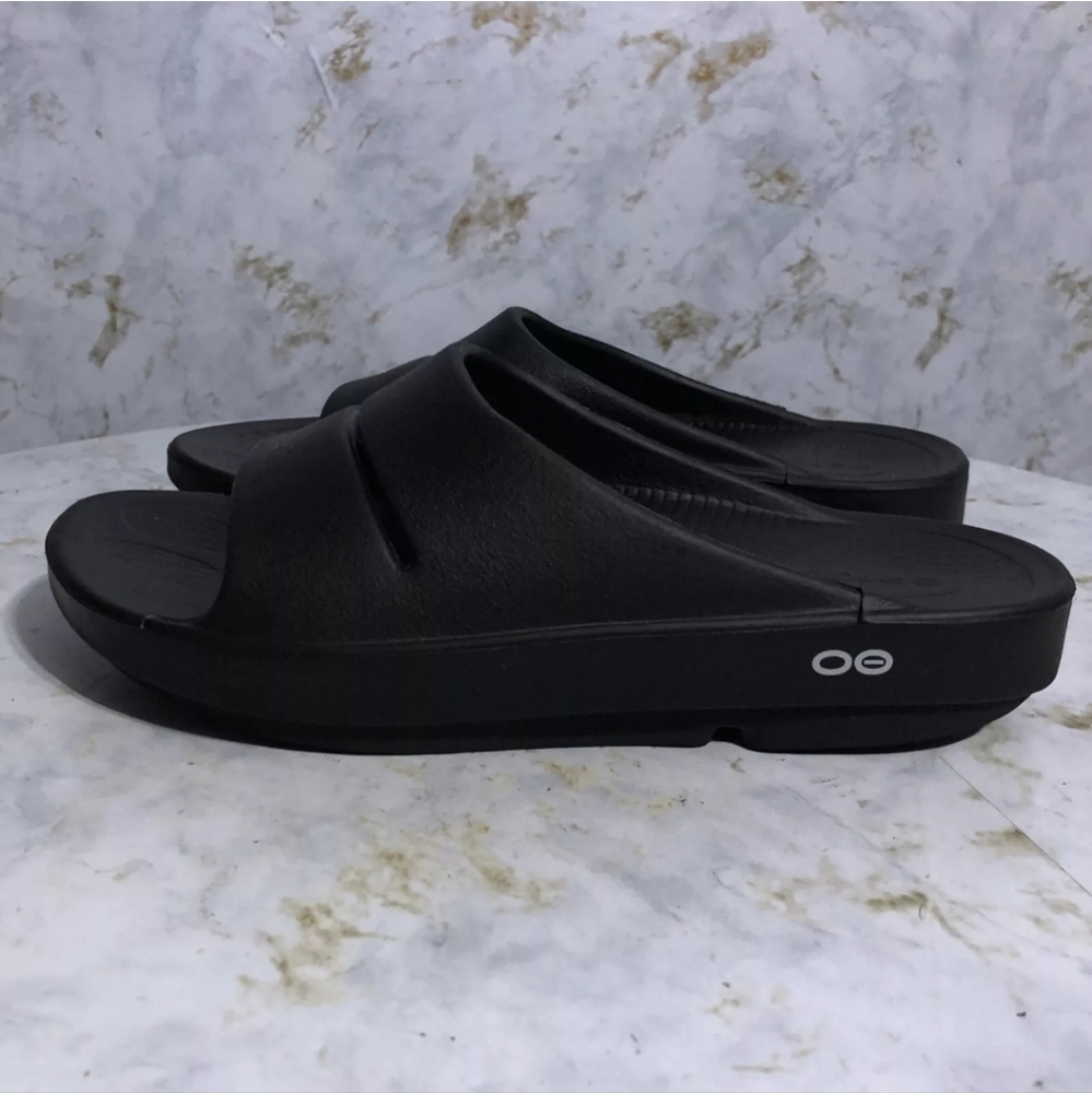 Oefos Comfort Slides Men's size 7 Women's Size 9 Black #W9